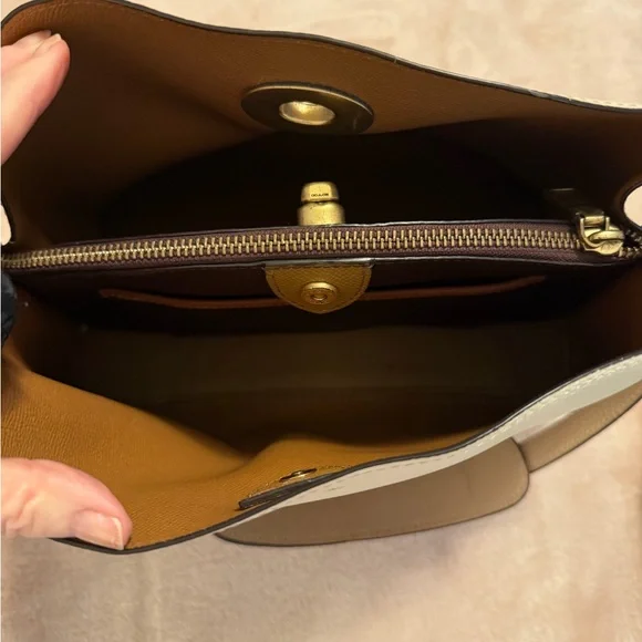 Coach White and Tan Leather Shoulder Bag - Picture 5 of 7